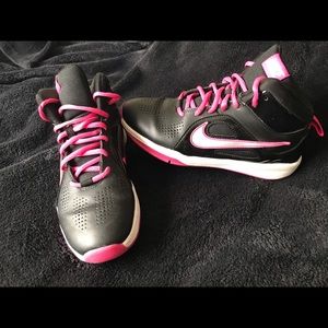 Nike girls basketball sneakers